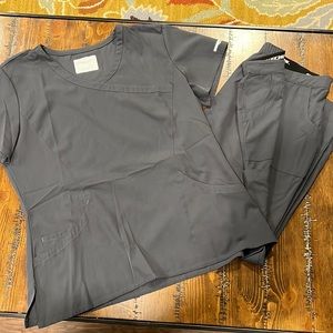 Sketchers scrub top, extra large and scrub bottoms large brand new, never worn